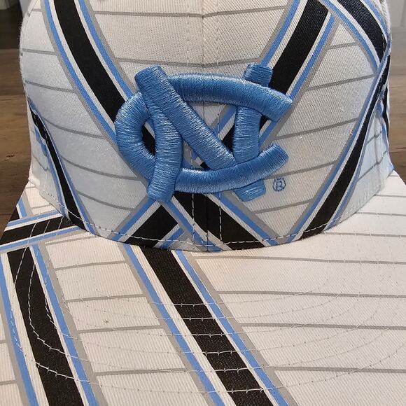 Vtg North Carolina Tar Heels Fitted Flat Bill Hat White Striped UNC NCAA L/XL - Picture 2 of 11